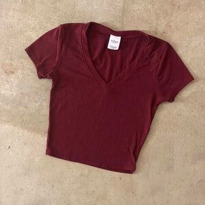 tilly’s burgundy v neck cropped tee